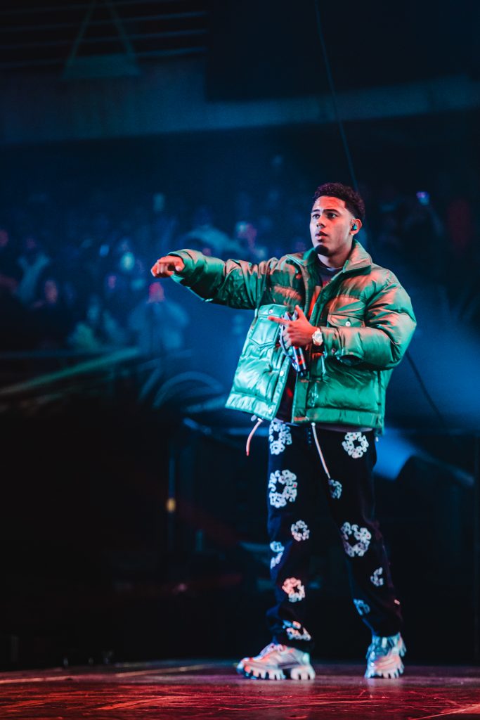 Myke towers en chile Movistar Arena