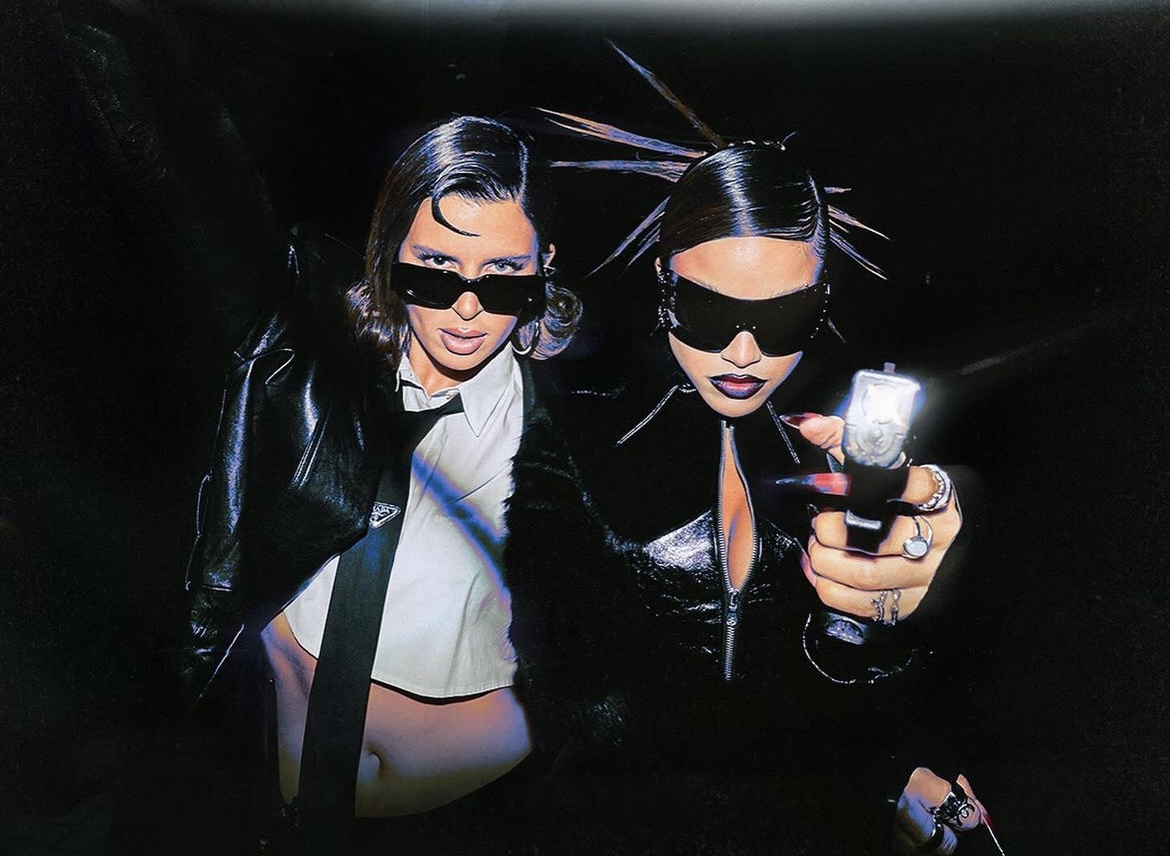 Emilia y Nathy Peluso liberan una seductora tormenta con "JET_Set.mp3"