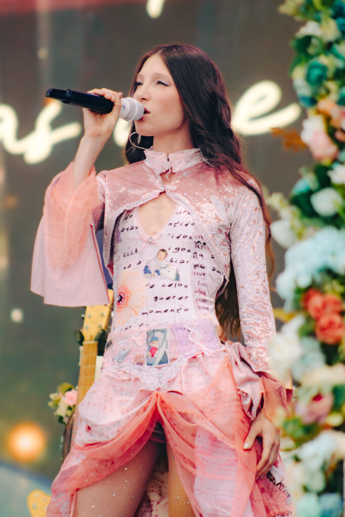 Yami Safdie regresa a Lollapalooza Chile con más éxitos y un show en escenario principal